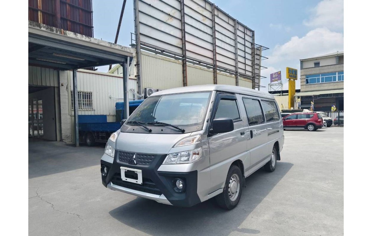 MITSUBISHI DELICA